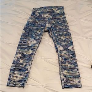 Lululemon wunder under high rise crop size 6